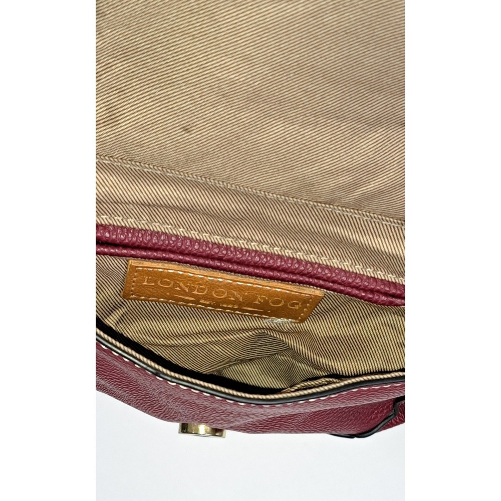 London Fog Burgundy Pebbled Faux Leather Crossbody Saddle Bag with Gold Padlock - Picture 4 of 12